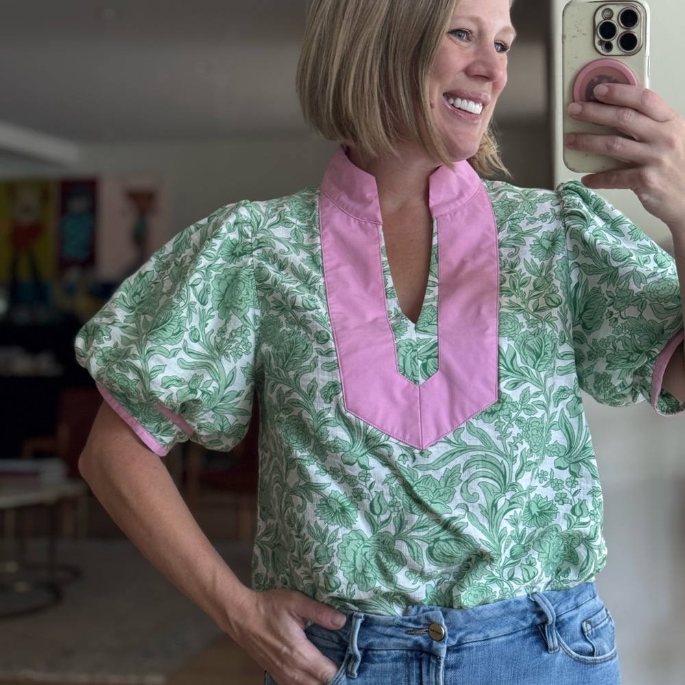 Entro Size Medium Floral Green and Pink Piping Collar Detail Boutique Women Top